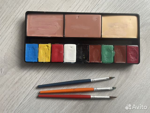 Грим театральный Суперколор б/у мало