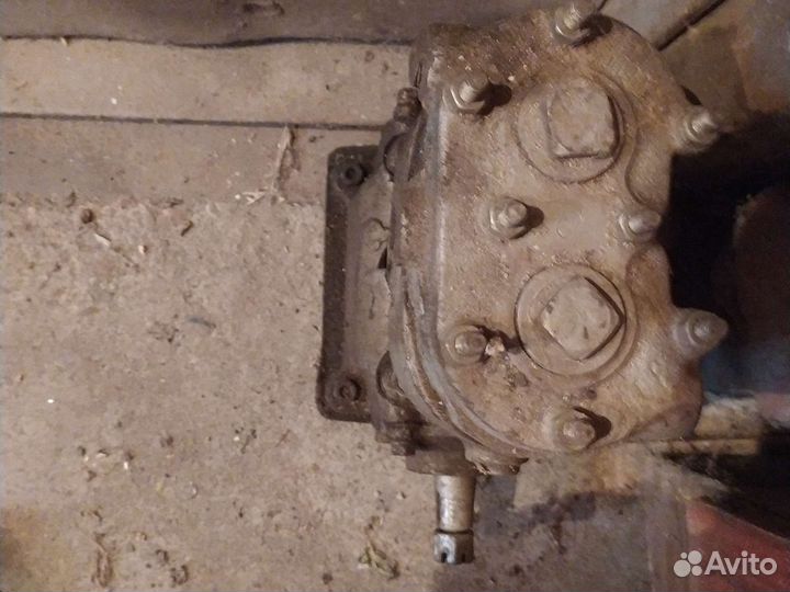 Компрессор автомобиля ЗИЛ