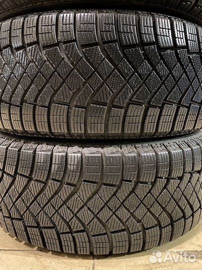 Pirelli Ice Zero FR 215/50 R17