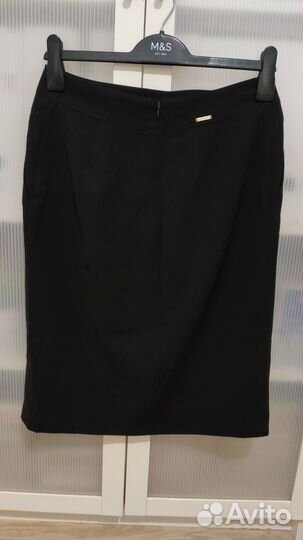 Чёрная классическая юбка 46 размера