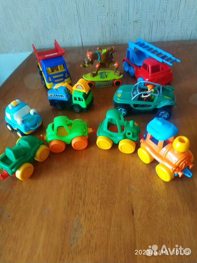 Машинки,меч,водяной пистолет,компьютер