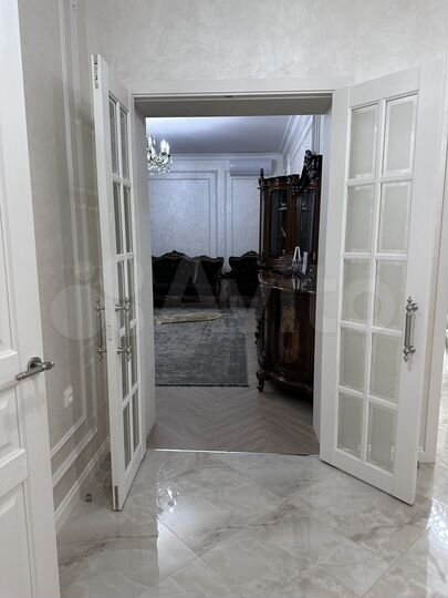 4-к. квартира, 107 м², 1/5 эт.