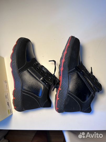 Ботинки детские новые