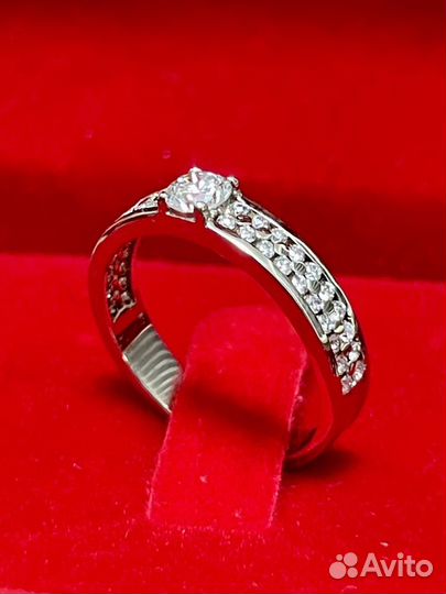 Золотое кольцо с крупным бриллиантом 0.61ct