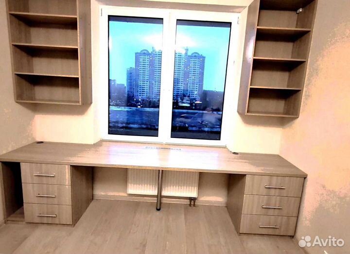 Рабочая зона у окна