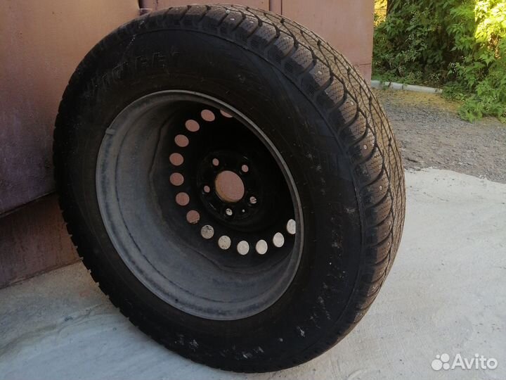 Viatti Bosco Nordico V-523 215/70 R16