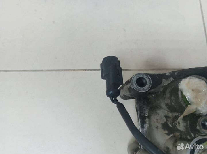 Компрессор системы кондиционирования Ford Mondeo 3 2000-2007