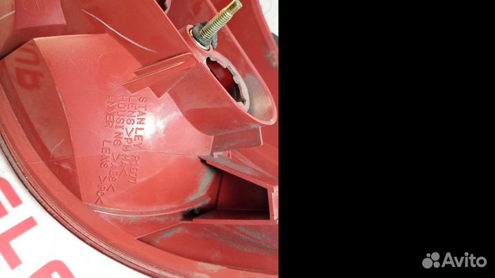 Фонарь задний DY L на крыло красный б/у Demio