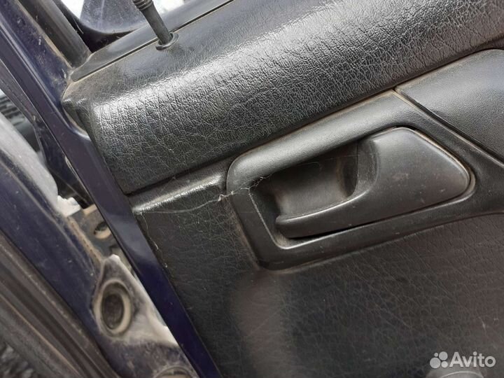 Салонная ручка двери Volkswagen Golf 3