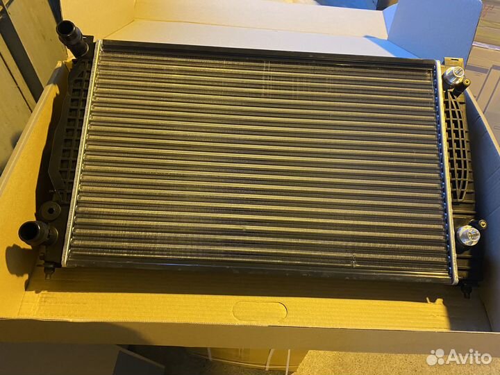 Радиатор Ауди а4 б5 АКПП