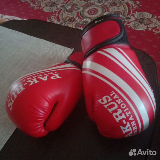 Боксерские перчатки