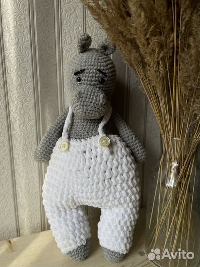Вязаная игрушка Бегемот