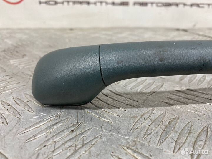 Б/У ручка потолочная (обшивка салона) передний