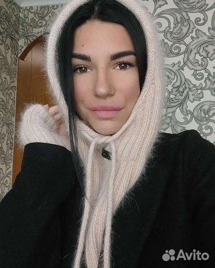 Капор и митенки