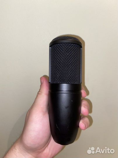 Микрофон akg p120