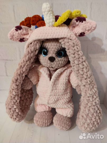 Зайка вязаный