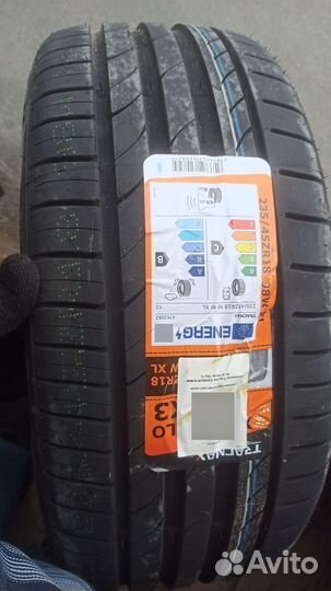 Tracmax X-Privilo TX3 245/45 R19