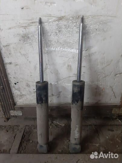 Задние амортизаторы Volvo S80/V70