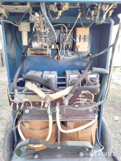 Э-411М-220 Установка для зарядки передвижная