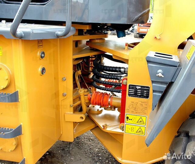 Фронтальный погрузчик Lonking CDM835, 2023