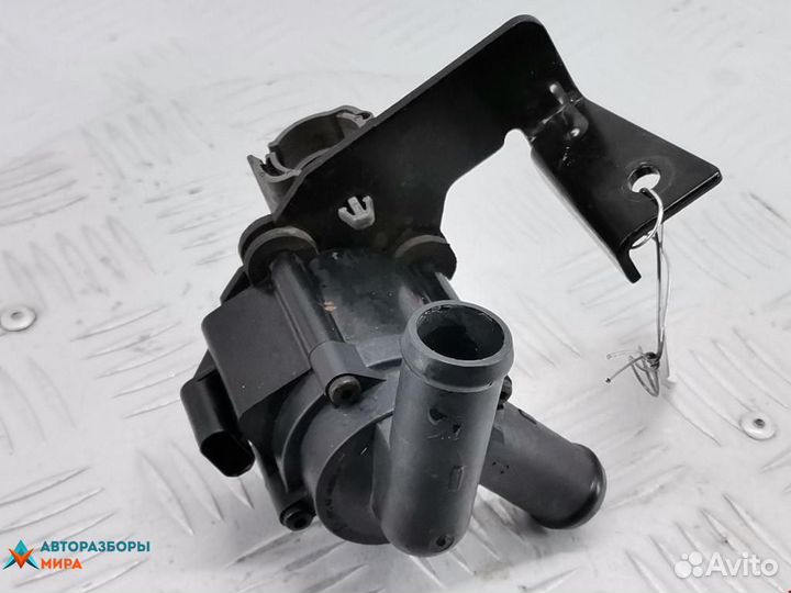 Помпа seat Exeo 2010 03L121011G