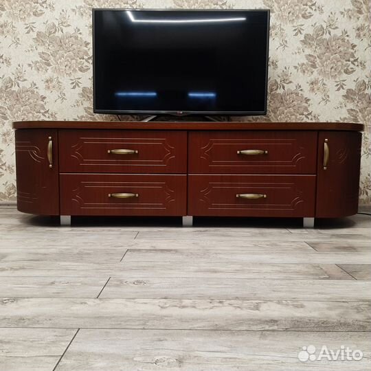 Полка для телевизора