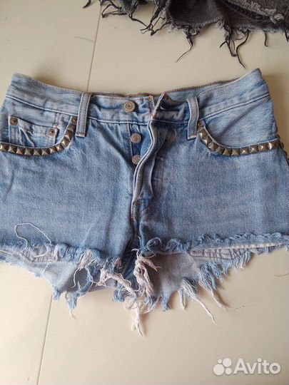 Джинсовые шорты Levi Strauss. W24