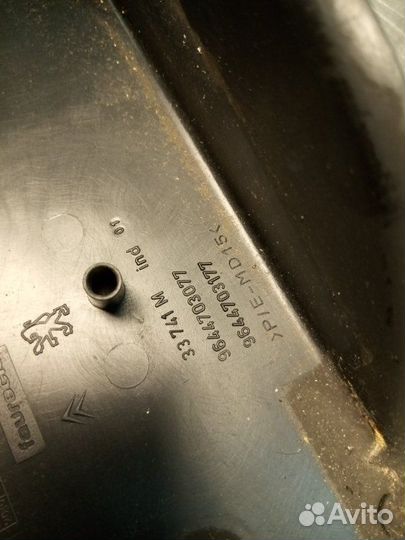 Кожух рулевой колонки Peugeot 407 6D RFN