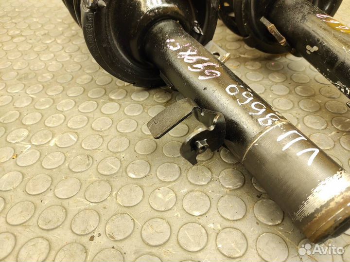 Амортизаторы комплект передние Ford Focus 3 CB8