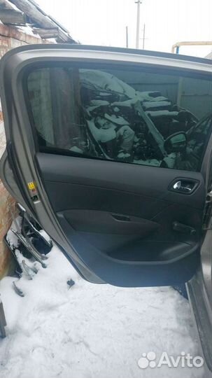 Peugeot 308 дверь задняя