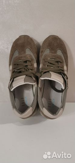 Кроссовки 35