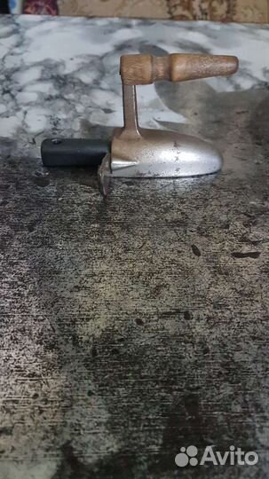 Утюг старинный