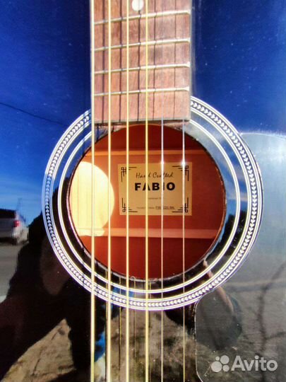 Гитара черная