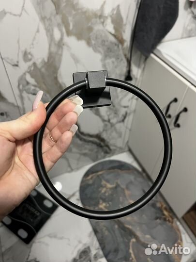 Держатель для полотенец черный