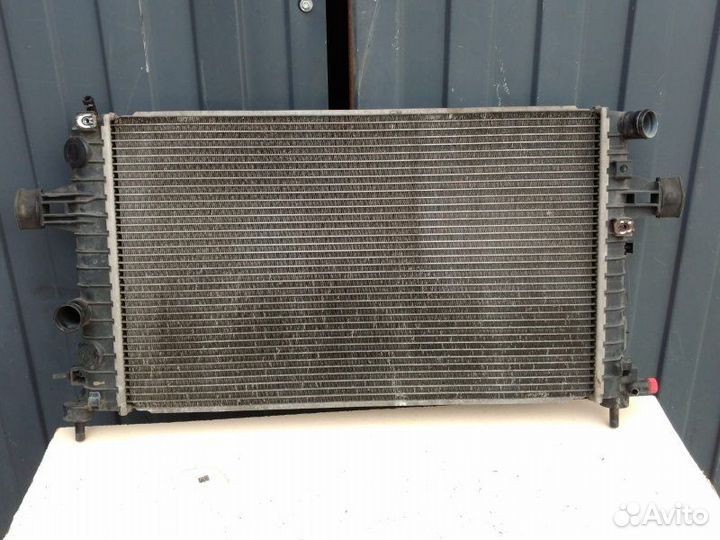 Радиатор двс Opel Astra H Gtc Z18XE 2006