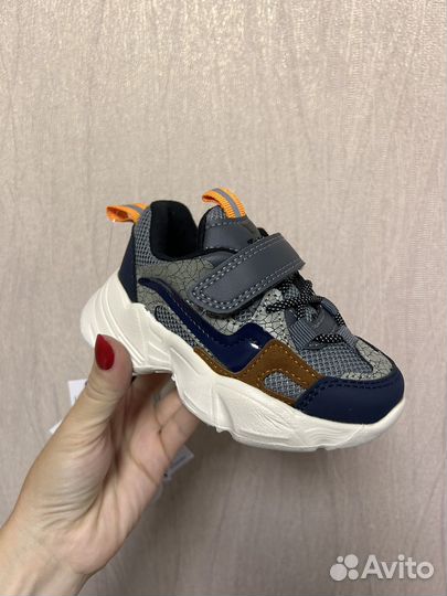 Кроссовки для мальчика 23