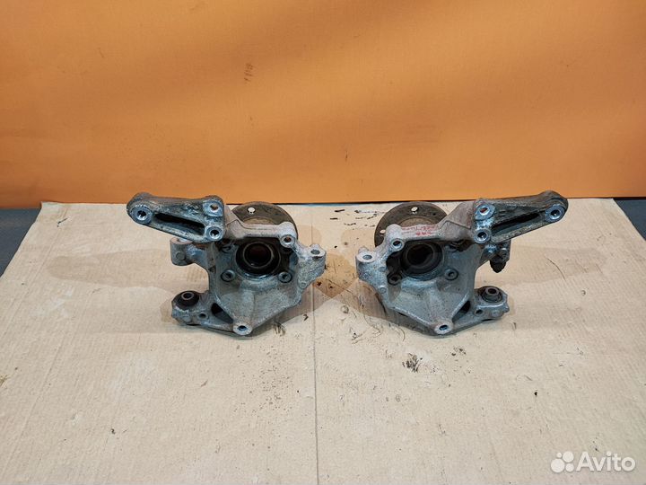 Кулак задний Volkswagen Tiguan 5N1