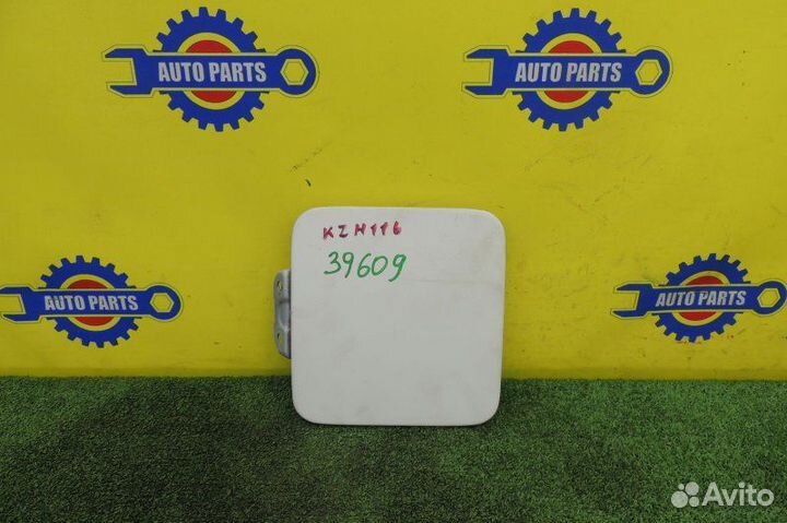 Лючок бензобака Toyota Hiace KZH116G