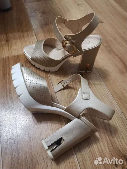 Босоножки женские 37 размер