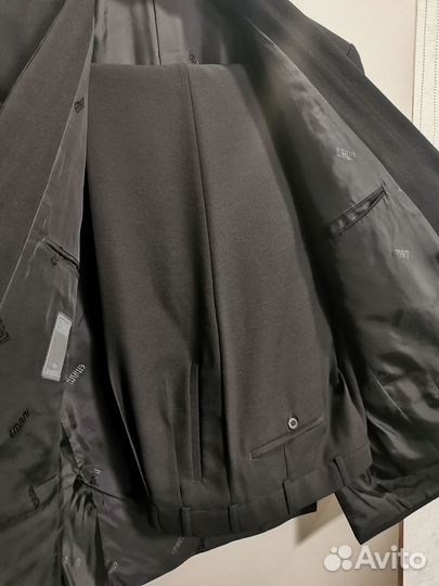 Мужской смокинг Emani