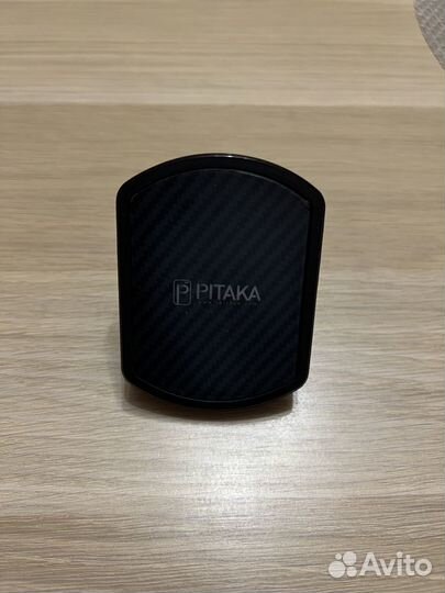 Фирменная беспроводная автозарядка Pitakа