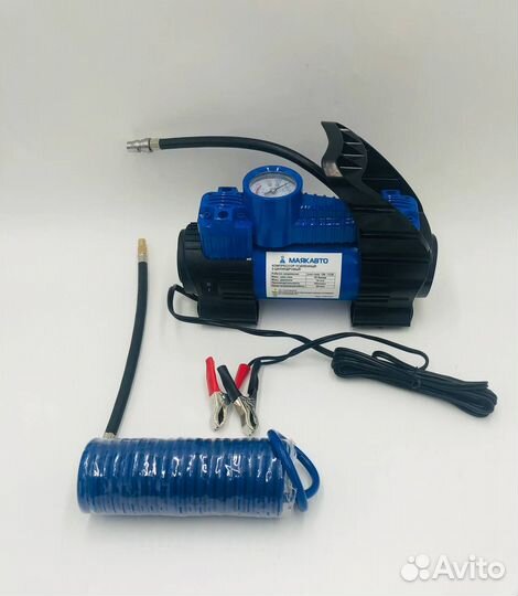 Компрессор 2-поршневой с LED фонарем, в кейсе