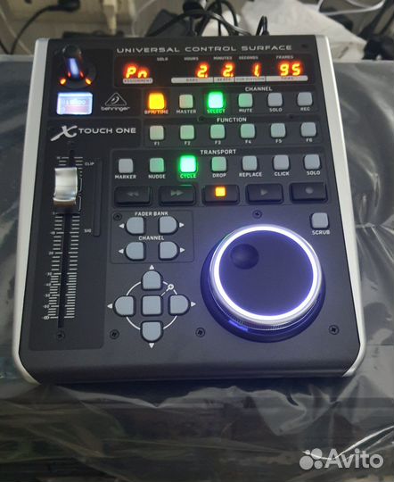 Миди-контроллер behringer X-touch ONE