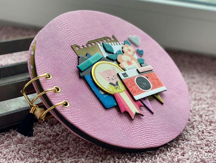 Круглый фотоальбом с черными листами