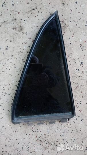 Форточка задней двери Тойота Королла Е120