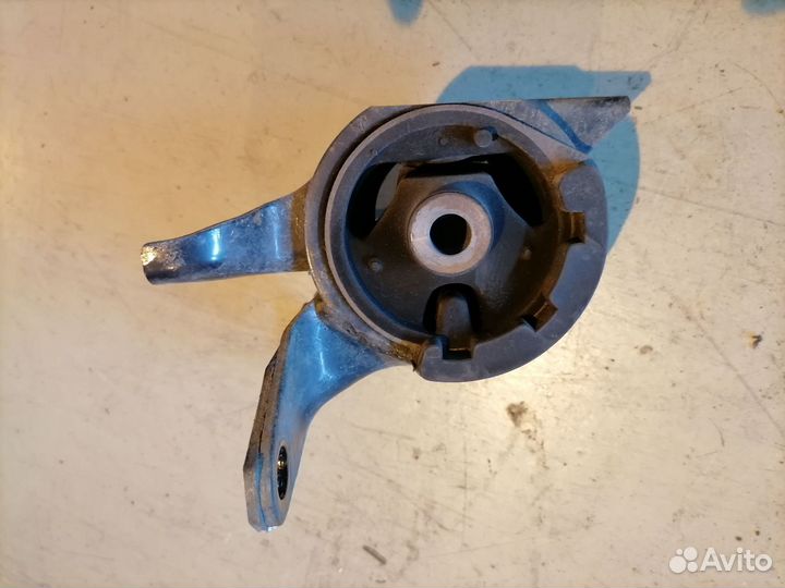 Опора двигателя (подушка двс) передняя левая GJ6G