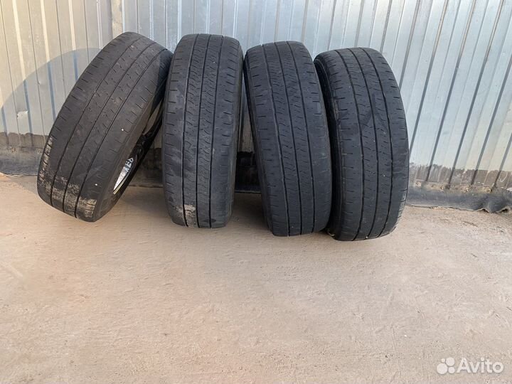 R16 Kumho KC16 215/65, PCD 5x120 DIA 40