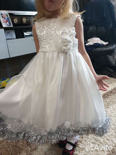 Нарядное праздничное платье