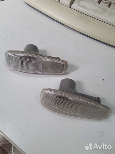 Повторитель поворотника Мицубиси Каризма