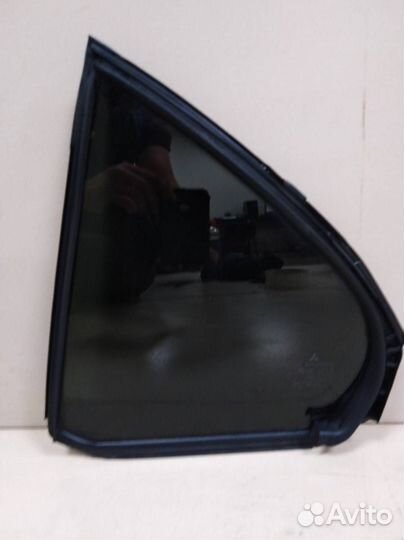 Стекло двери задней левой форточка Mitsubishi Lanc